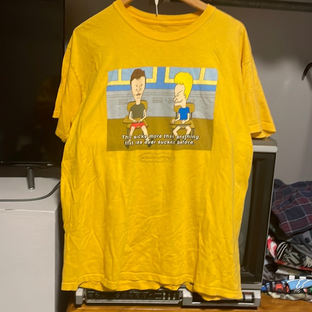 Mens Large Yellow Beavis and Butt Head tee